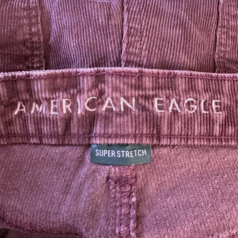 American Eagle Burgundy Super Stretch Corduroy Mom Jean Maroon Pants 18 Short - Picture 9 of 12